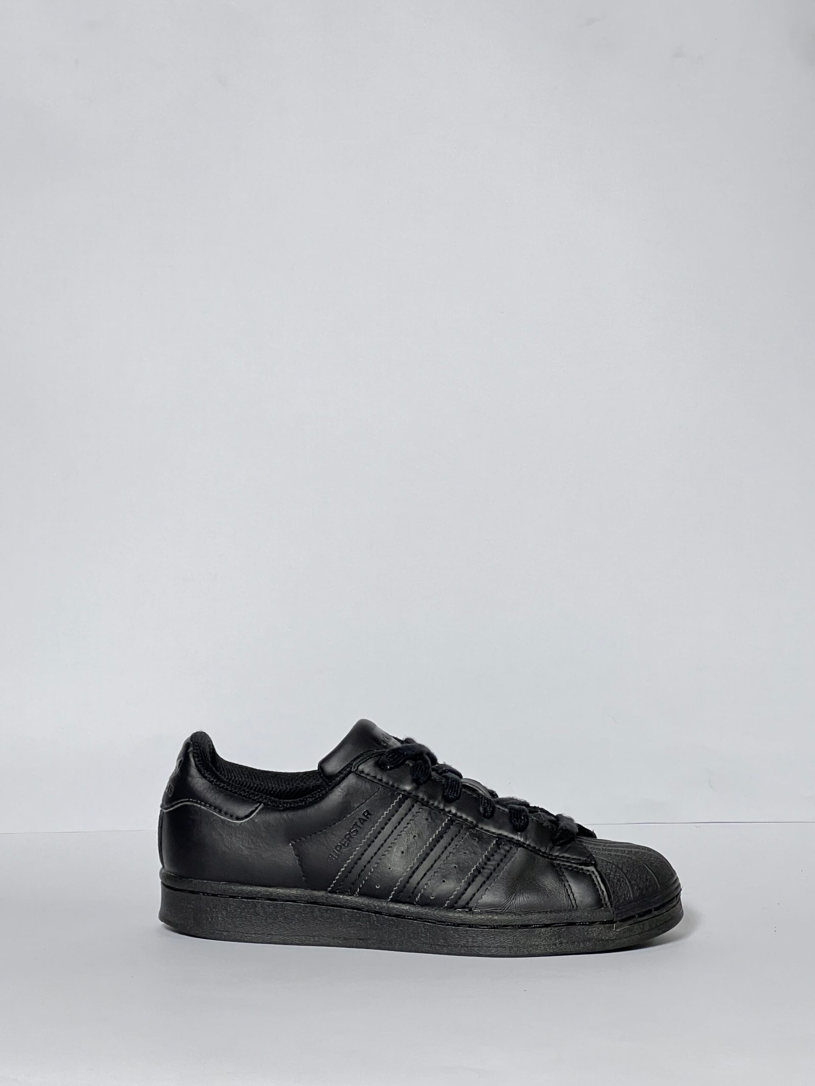 Adidas Superstar Hawkers store